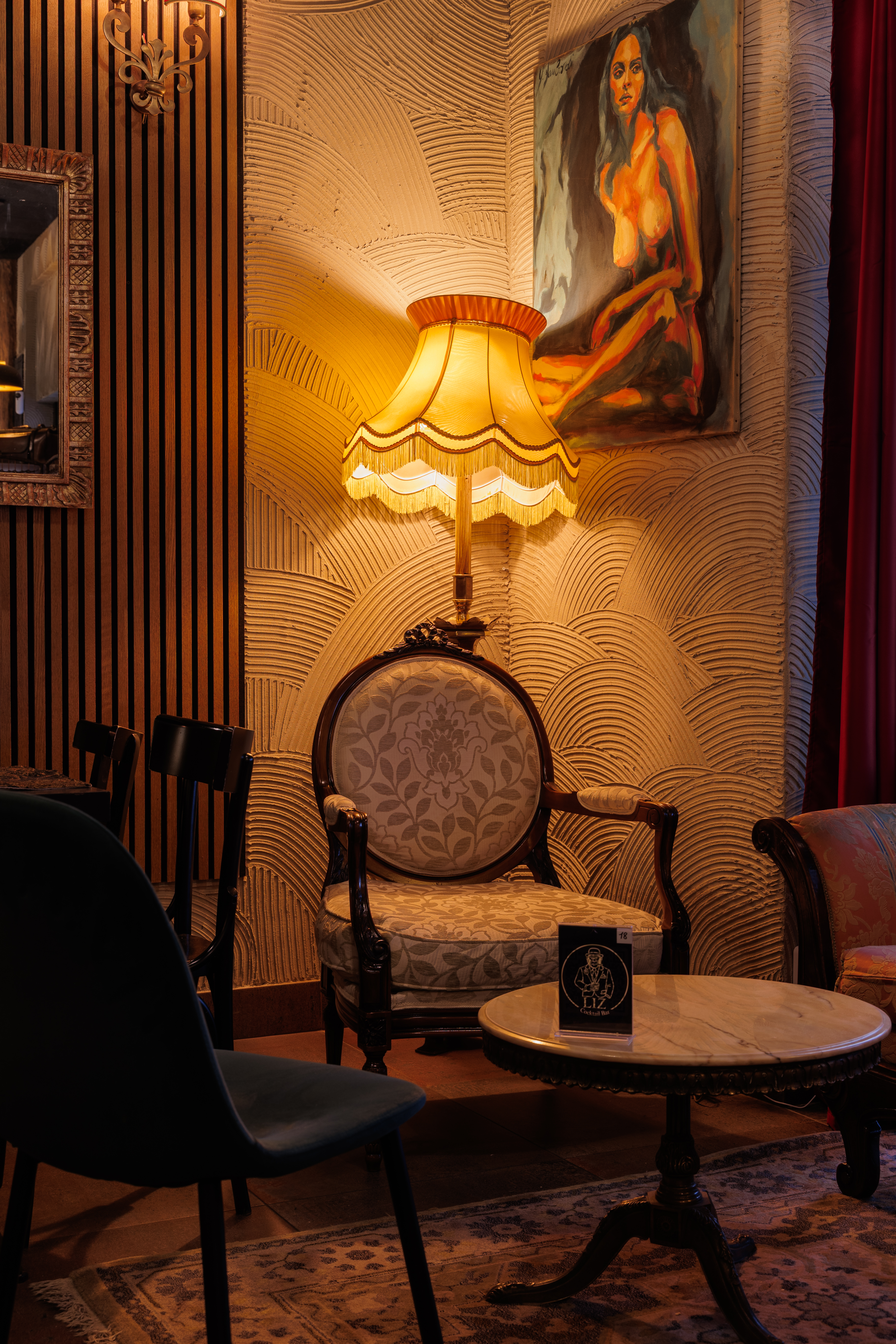 Area lounge del Liz Cocktail Bar a Monza in Via Bergamo