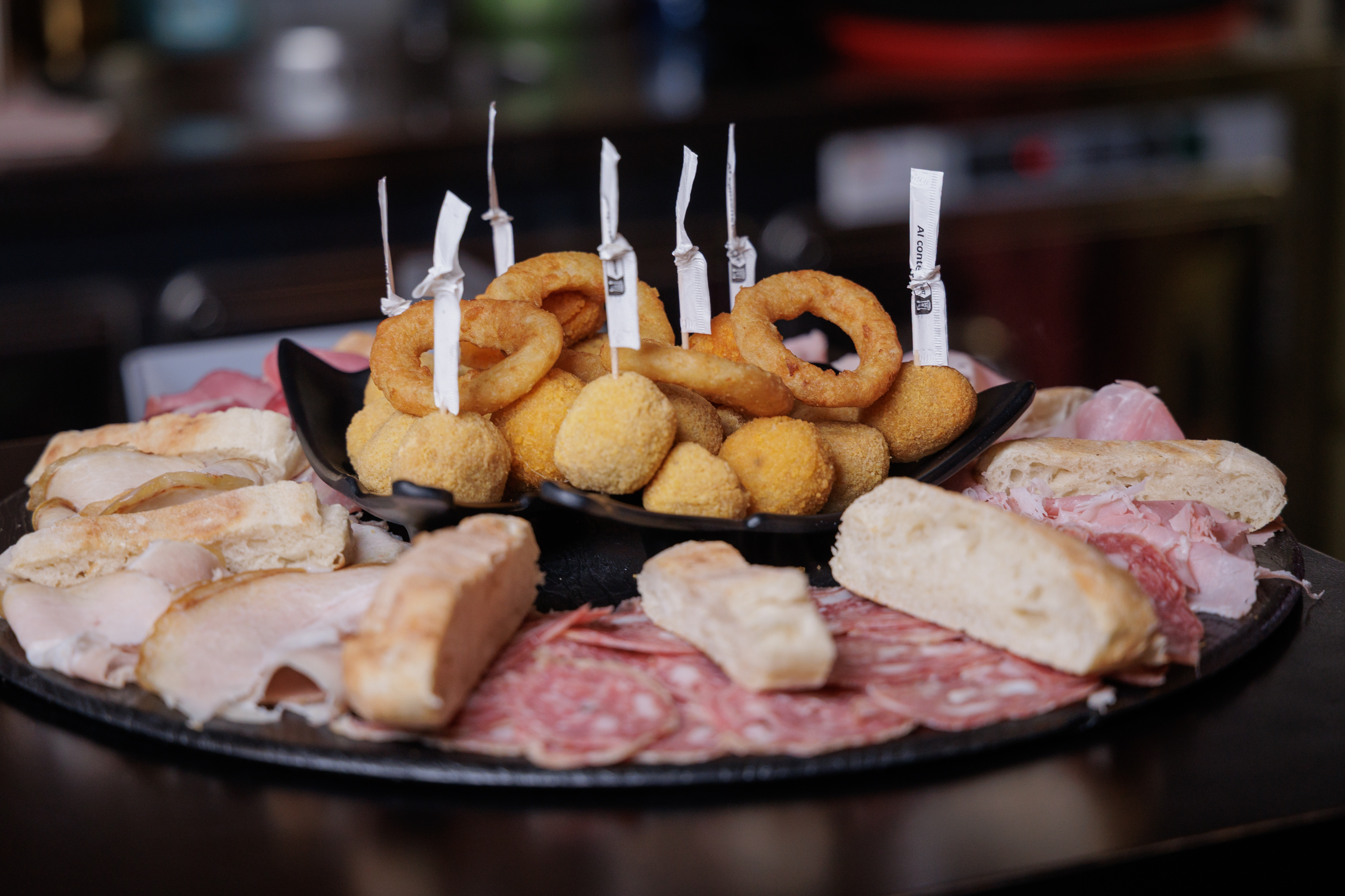 Aperitivo servito al Liz Cocktail Bar Monza